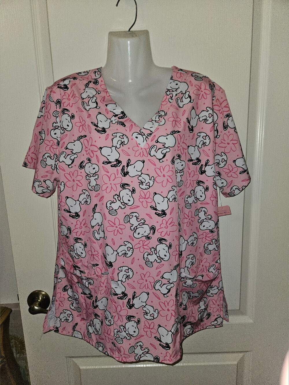 Peanuts Scrub CLUB Top For Healthcare Workers Size L Pink & White 2 Pockets